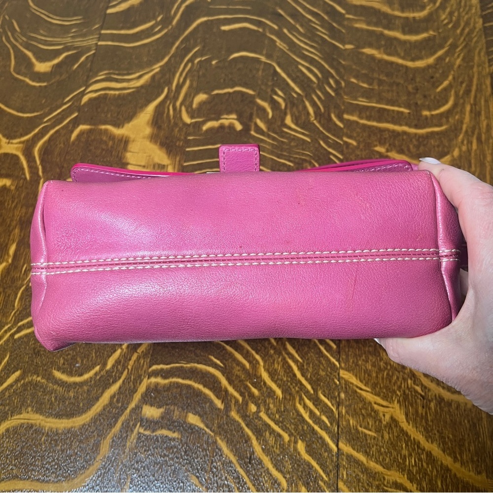 Dooney & Bourke Y2K Pink Leather Shoulder Bag with Buckle hearts - Picture 7 of 15